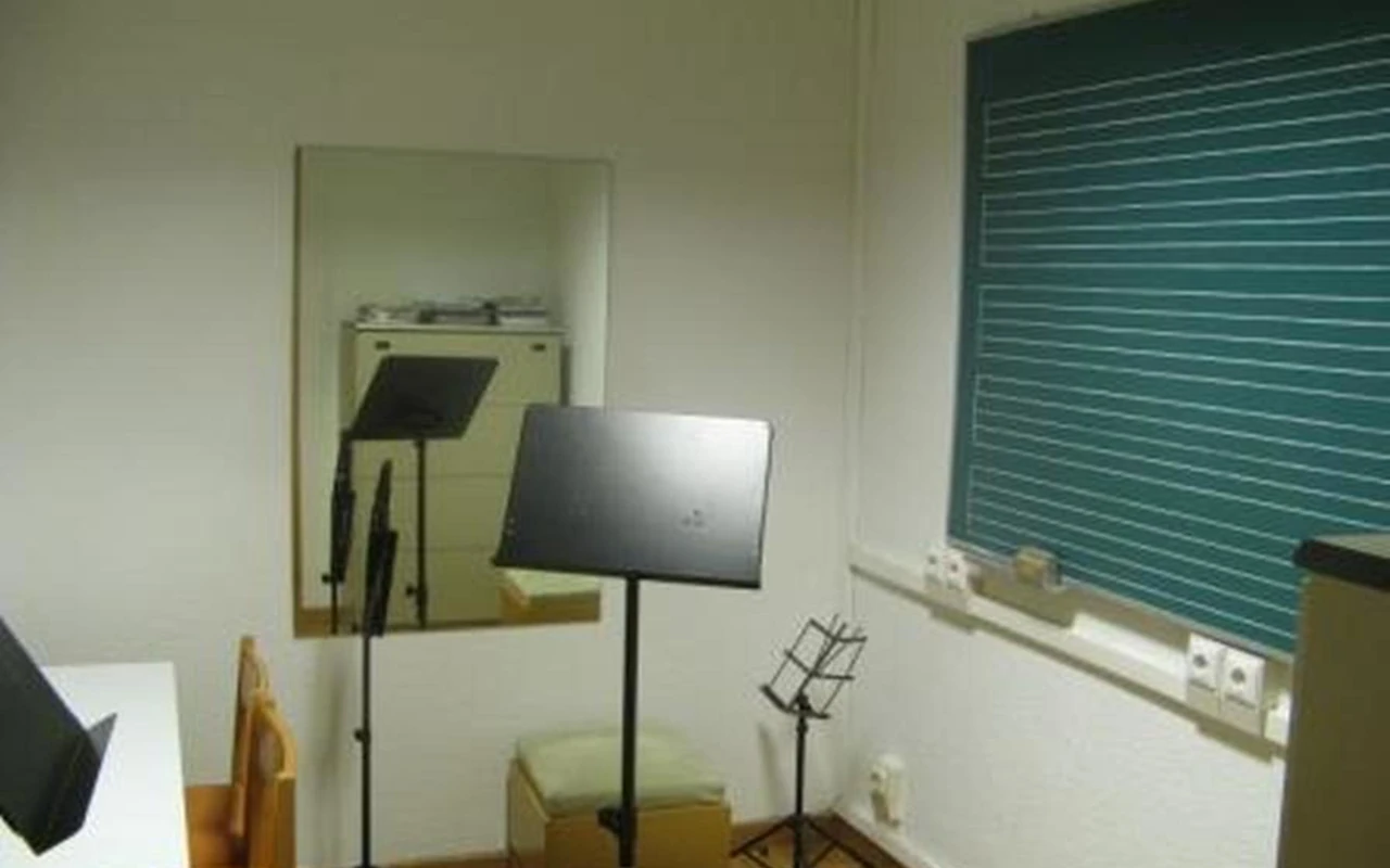 Aulas EMM: almacen 1