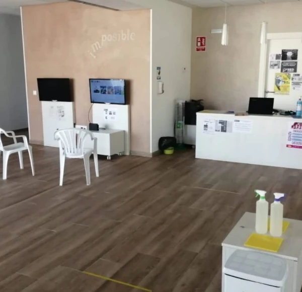 Salón centro de ocio juvenil